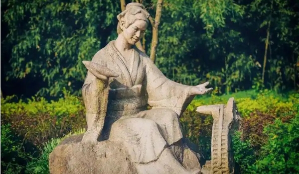 哪位女性是中国古代著名的纺织技术革新者