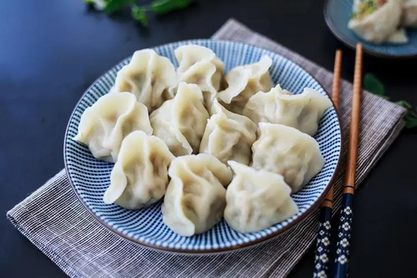为什么煮熟的饺子会浮起来